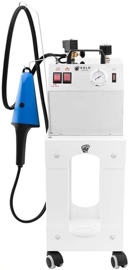 Cette station vapeur comprend un dispositif anticalcaire avec une finition en acier inoxydable