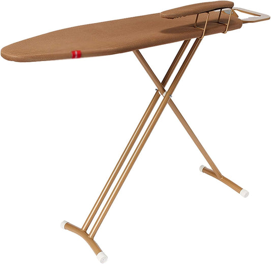 Cette table de repassage qui se replie apres usage en coloris marron