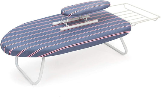Une planche de table se presente en coloris bleu et gris